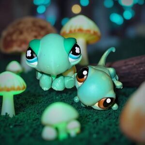 2005 Littlest Pet Shop LPS #111 Gecko Lizard Brown Spots Eyes & Turtle #642 B14